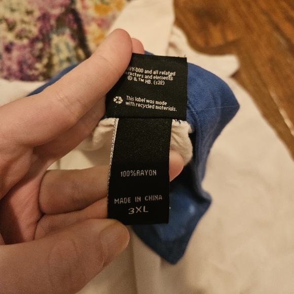 Hot Topic Scooby-Doo! Fred Jones Woven Button-Up - Picture 9 of 10